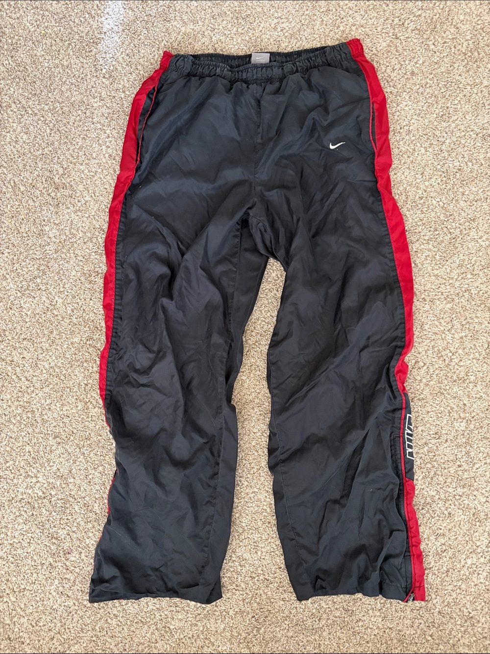 Nike 90s Y2K Windbreaker lined pants size medium red black